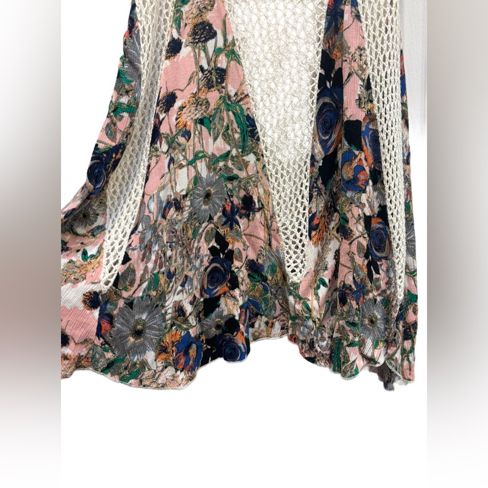 Selfie Couture by Trendology Crochet Mesh Floral Tunic Tank, Sleeveless Top M/L - Picture 4 of 6